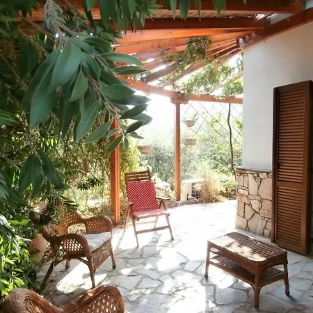 Деревянный коттедж Villa Miriana Aliki